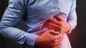 چگونه اضطراب به معده آسیب می‌رساند؟