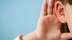 شایع‌ترین علت کم شنوایى اکتسابى کودکان