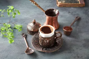 طرز تهیه قهوه ترک حرفه‌ای در خانه؛ این نکته‌ها را رعایت کنید