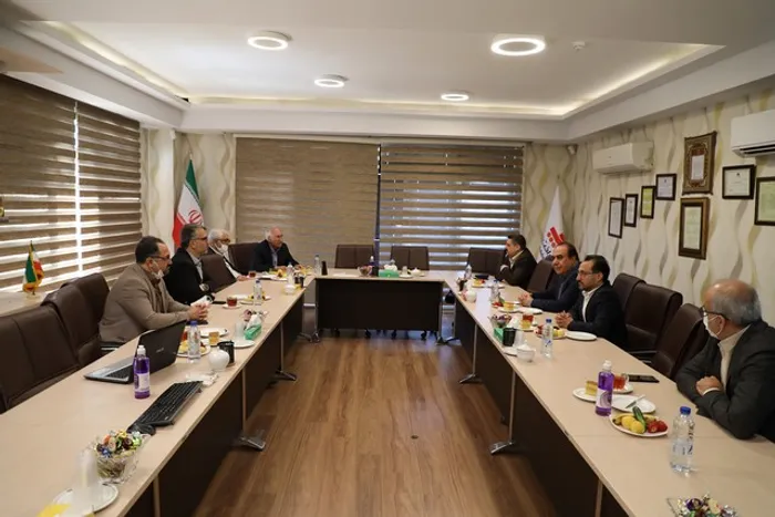 بازدید شهردار اصفهان از شرکت به پرداخت ملت