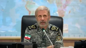 فرمانده کل ارتش: پاسخ ما به دشمن، چندبرابر خواهد بود/ در مرحله تثبیت پیروزی هستیم