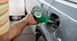 آغاز توزیع بنزین سوپر وارداتی در رشت و قیمت جدید هر لیتر