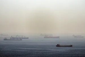 نهاد دریایی انگلیس از افزایش تردد کشتی‌ها در تنگه هرمز خبر داد