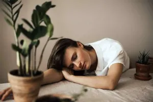 سندرم خستگی مفرط؛ چگونه خلأهای هفت‌گانه انرژی خود را پر کنیم؟