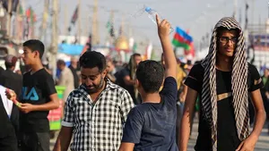 بهترین نوشیدنی‌ها برای جلوگیری از گرمازدگی در مراسم پیاده روی اربعین