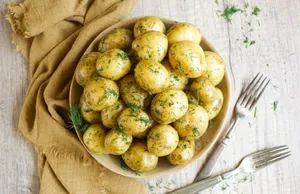 طرز تهیه سیب‌ زمینی لهستانی؛ پیش غذا خوشمزه و متفاوت