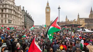 تظاهرات ده‌ها هزار نفر در لندن در حمایت از فلسطین