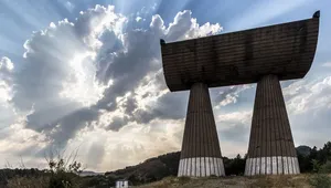 معماری بنای یادبود معدنچیان در میترویتسا صربستان (+عکس)