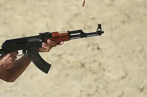 قتل‌عام خانوادگی با کلاشینکف/ یک کشته و ۸ مصدوم در پی نزاع