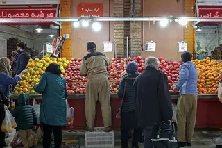 سبد رایگان میوه‌های درجه دو و سه تره‌بارها در مناطق شمال شهر/ فشار معیشتی به محله‌های مرفه پایتخت رسید