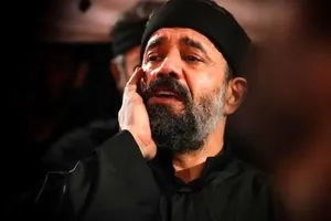 فیلم کامل نوحه‌خوانی حاج محمود کریمی در مراسم بزرگداشت رهبر شهید انقلاب