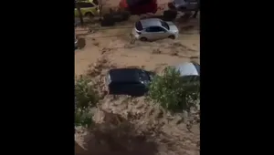 بارش شدید در آتن؛ سیل ناگهانی شهر گلیفادا را فرا گرفت