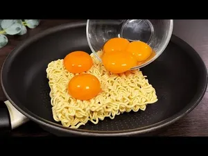 طرز تهیه کیک نودل در تابه در ۱۵ دقیقه؛ غذایی سریع و خوشمزه بدون فر