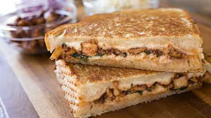 طرز تهیه اسنک مرغ و قارچ: یه غذای فوری برای هر زمان