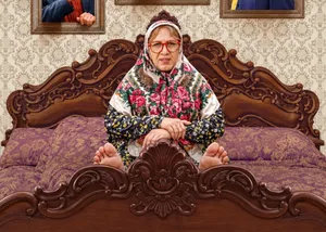«اسکورت» صدرنشین جدول فروش/ اکران فیلم جدید رضا عطاران