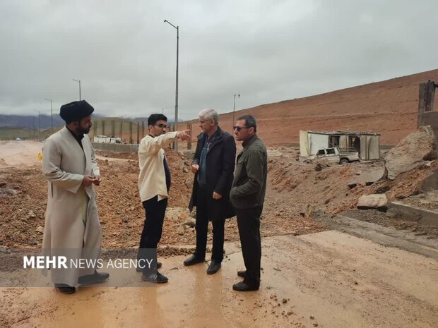 انسداد این آزادراه به دلیل حمله هوایی انسداد این آزادراه به دلیل حمله هوایی