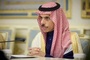 عربستان: هرمز و باب‌المندب باید بازگشایی شوند