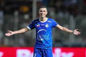سوپرگل آسانی، گل اول استقلال به الغرافه
