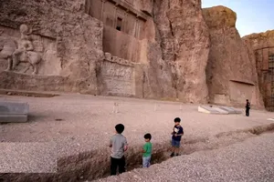 روایت فرسایش یک میراث جهانی/ چه بر سر نقش رستم آمد؟