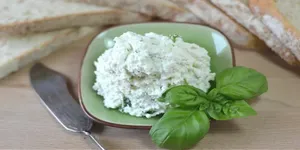 طرز تهیه پنیر زیره سنتی