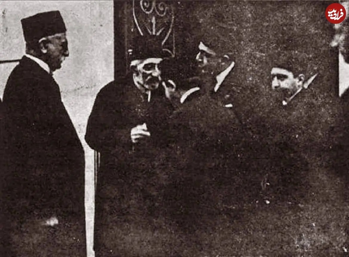 لحظه‌ دیدار احمدشاه قاجار با آخرین سلطان عثمانی؛ سال 1304