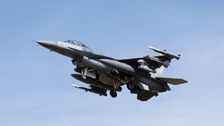 F-16 F-16