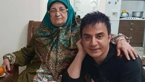 خداحافظی تلخ داریوش فرضیایی با پیکر مادرش
