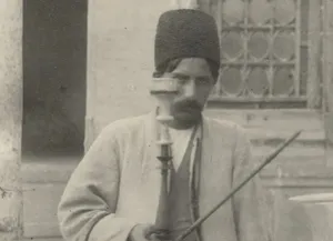 «حاج سید ابراهیم، کنسول عثمانی در شیراز» در کنار خدمتکارش؛ 135 سال قبل (عکس)
