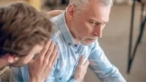 آیا اضطراب می‌تواند بدون بیماری قلبی باعث درد قفسه سینه شود؟