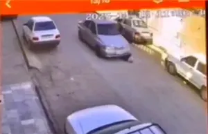 بی احتیاطی عجیب راننده زن و زیر گرفتن یک دانش آموز در مشهد (فیلم)