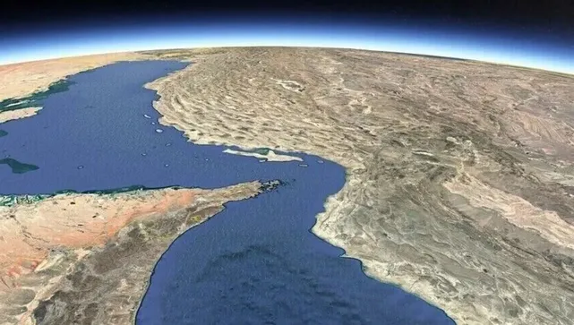 آسوشیتدپرس: دستاوردها و مخاطرات احتمالی سازش ناپذیری ایران در تنگه هرمز