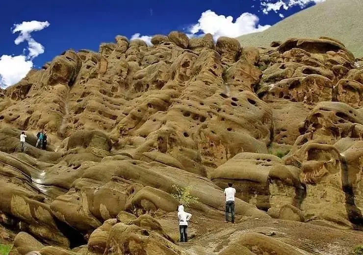 روستای وردیج و واریش؛ بام تهران و ارواح سنگی روستای وردیج و واریش؛ بام تهران و ارواح سنگی