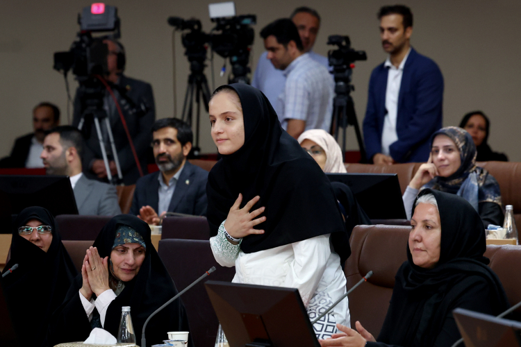 نشست فعالان زن با پزشکیان/ یک سر و گردن بالاتر از جلسات دیگر نشست فعالان زن با پزشکیان/ یک سر و گردن بالاتر از جلسات دیگر