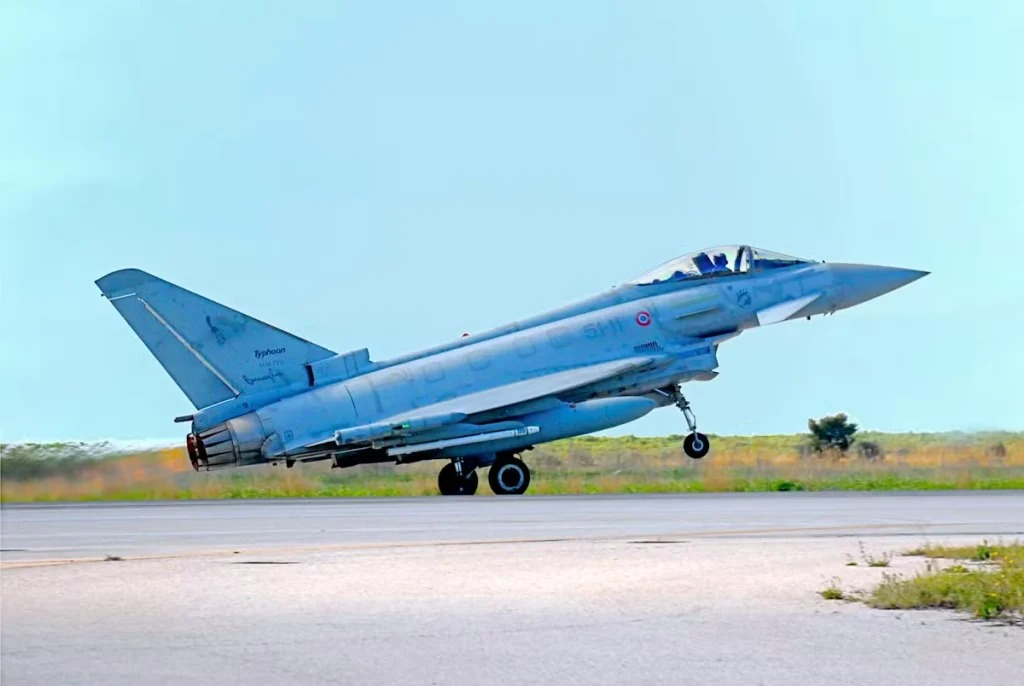 مقایسه Eurofighter Typhoon با جنگندههای آمریکایی F-15, F-16, و F/A-18 مقایسه Eurofighter Typhoon با جنگندههای آمریکایی F-15, F-16, و F/A-18