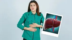 شکم‌تان مدام ورم می‌کند؟ شاید فقط نفخ نباشد؛ نشانه‌های بزرگ شدن کبد را بشناسید