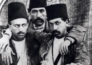 تصویر پرترۀ «موچول خان»؛ غلام‌بچه‌ای که عکاس شد
