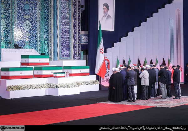 10 نکته درباره مراسم ادای احترام مقامات خارجی به رهبر شهید / از دو هیات متضاد افغانستانی تا عدم دعوت از اروپایی ها 10 نکته درباره مراسم ادای احترام مقامات خارجی به رهبر شهید / از دو هیات متضاد افغانستانی تا عدم دعوت از اروپایی ها