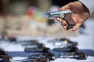 کشف ۱۰ قبضه کلت و ۲۵۰ فشنگ غیرمجاز در ثلاث باباجانی