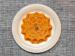 ‌طرز تهیه حلوای شیرازی زرد