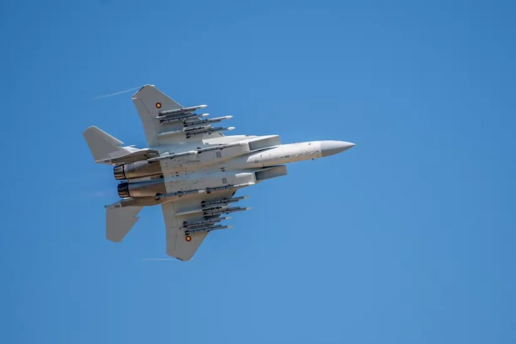 مقایسه Eurofighter Typhoon با جنگندههای آمریکایی F-15, F-16, و F/A-18 مقایسه Eurofighter Typhoon با جنگندههای آمریکایی F-15, F-16, و F/A-18