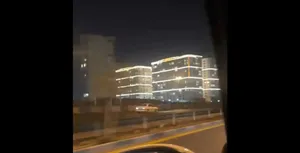 نورپردازی عجیب برج‌ها در منطقه ۲۲ تهران!