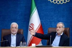 پزشکیان: ترامپ از آن سوی دنیا تهدید می‌کند و برخی کشورها هم به دستور او گوش می‌دهند