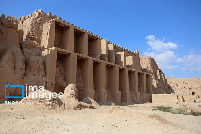 فرش قرمز «بلقیس» اسفراین خراسان شمالی زیرپای سرمایهگذاران فرش قرمز «بلقیس» اسفراین خراسان شمالی زیرپای سرمایهگذاران