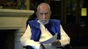 محمدعلی موحد: شباهت شگفتی می‌بینم میان تاخت و تاز مغول با ویرانگری‌های حاصل از بمباران‌ها در عصر ما