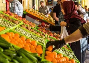یک میوه‌فروشی در شهر کرمان در دوران قاجار(عکس)
