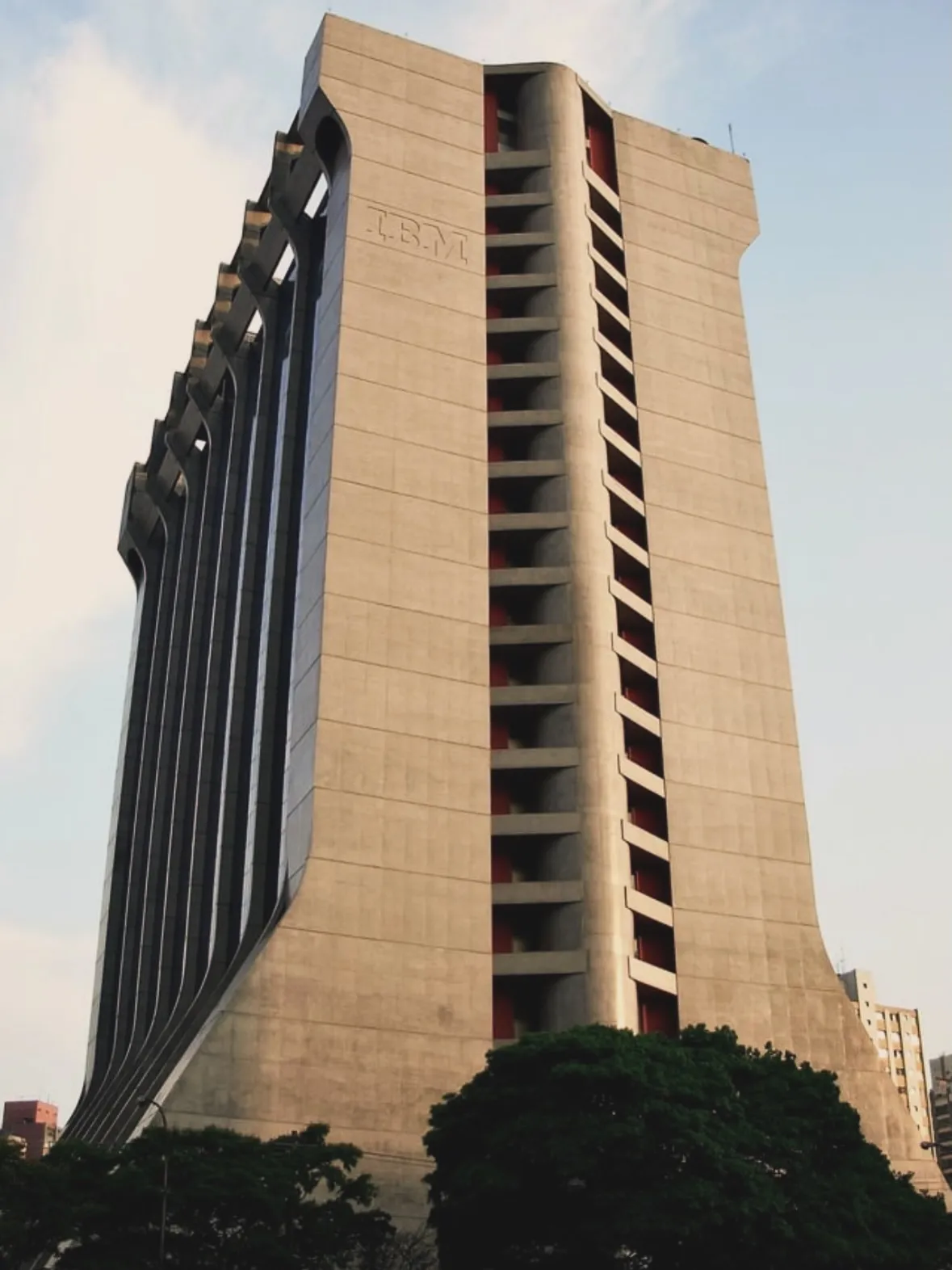 094911