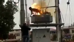 ویدئویی هولناک از برق گرفتگی (فیلم)