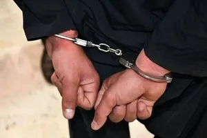 قتل زن ۵۳ ساله در شیراز برای سرقت ۱۵ گرم طلا؛ قاتل دستگیر شد