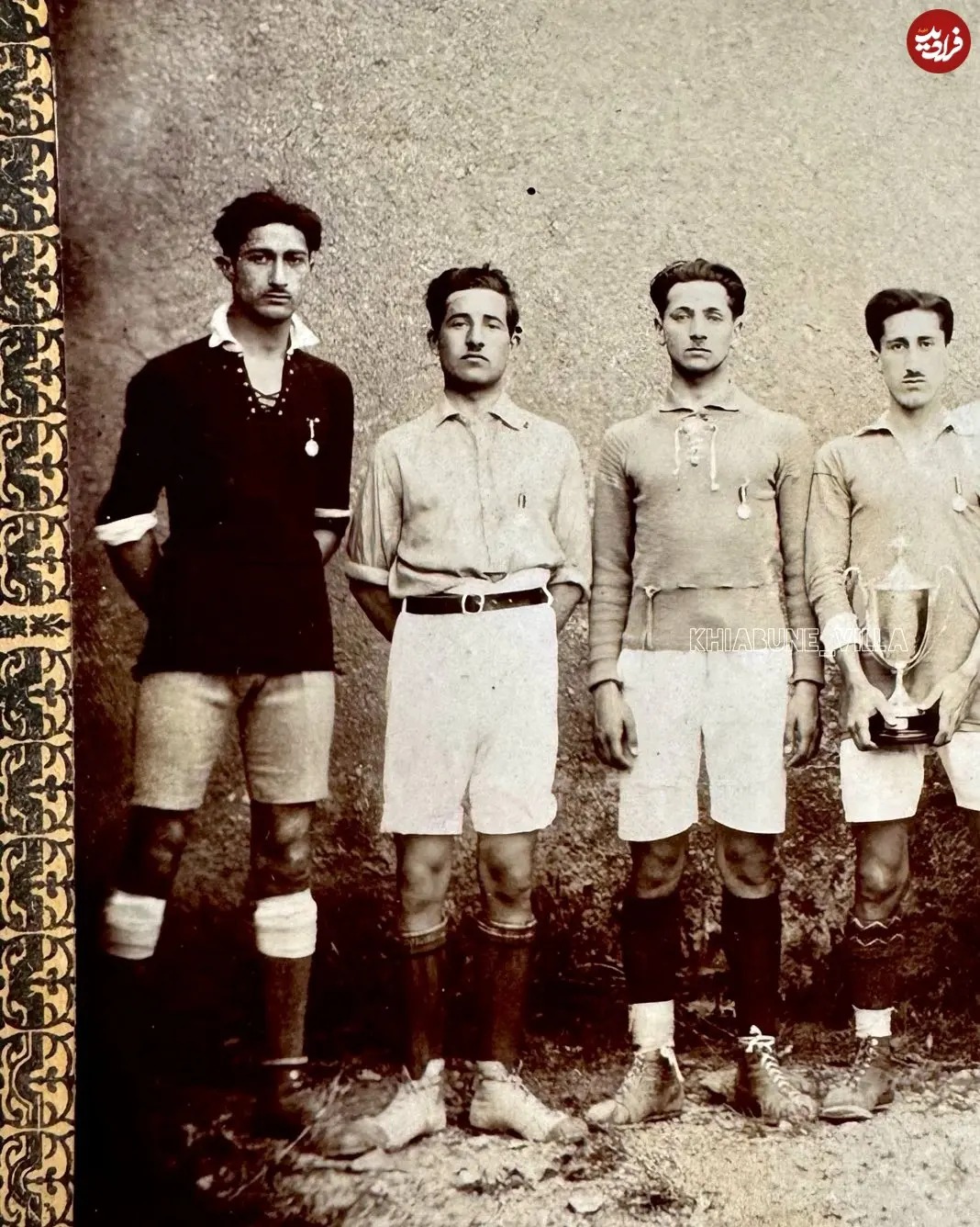 کلوپ ایران در سال 1302 موفق به کسب قهرمانی شد و سپس تمام بازیکنان آن به باشگاه تازه تأسیس کلوپ تهران رفتند.