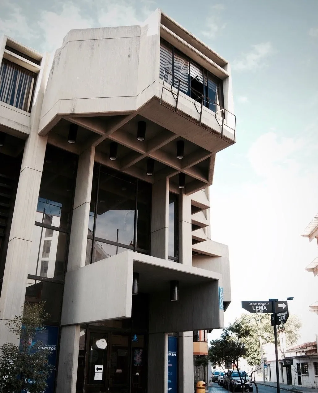 133338